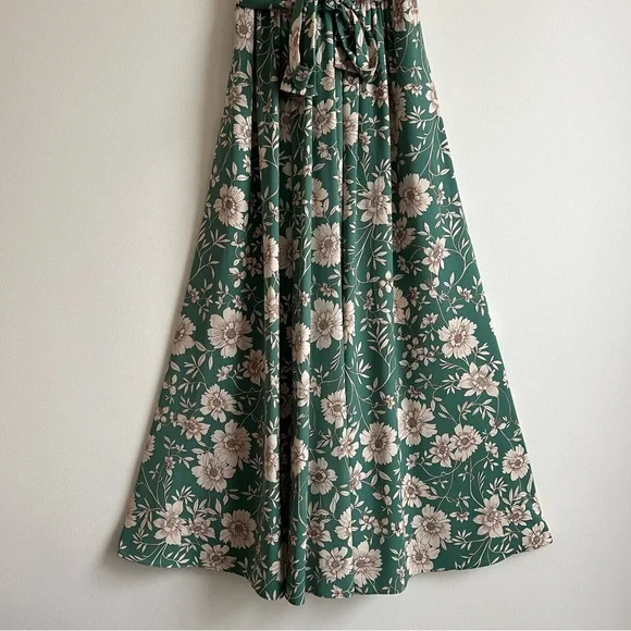 Gal Meets Glam Shannon Dress in Jade / Ivory - Picture 8 of 16